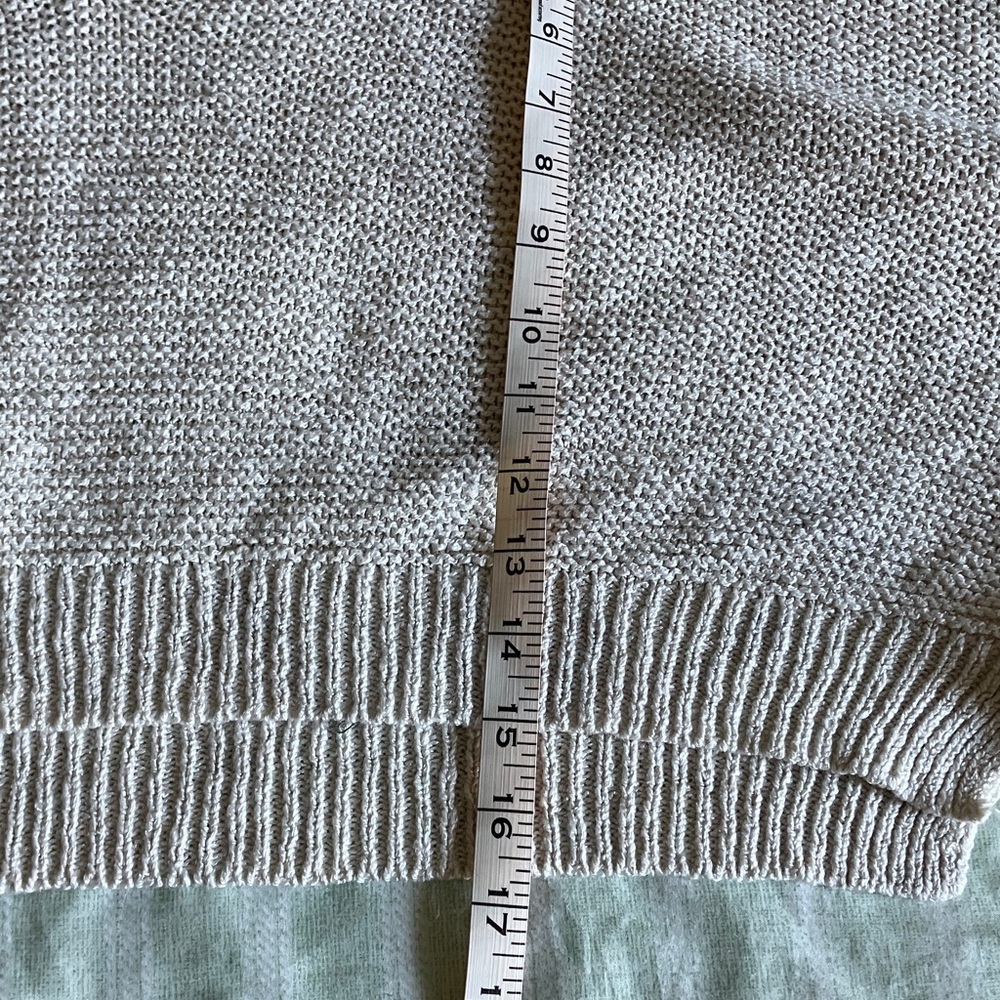 Stylish V-Neck Sweater in Cream - Picture 10 of 11
